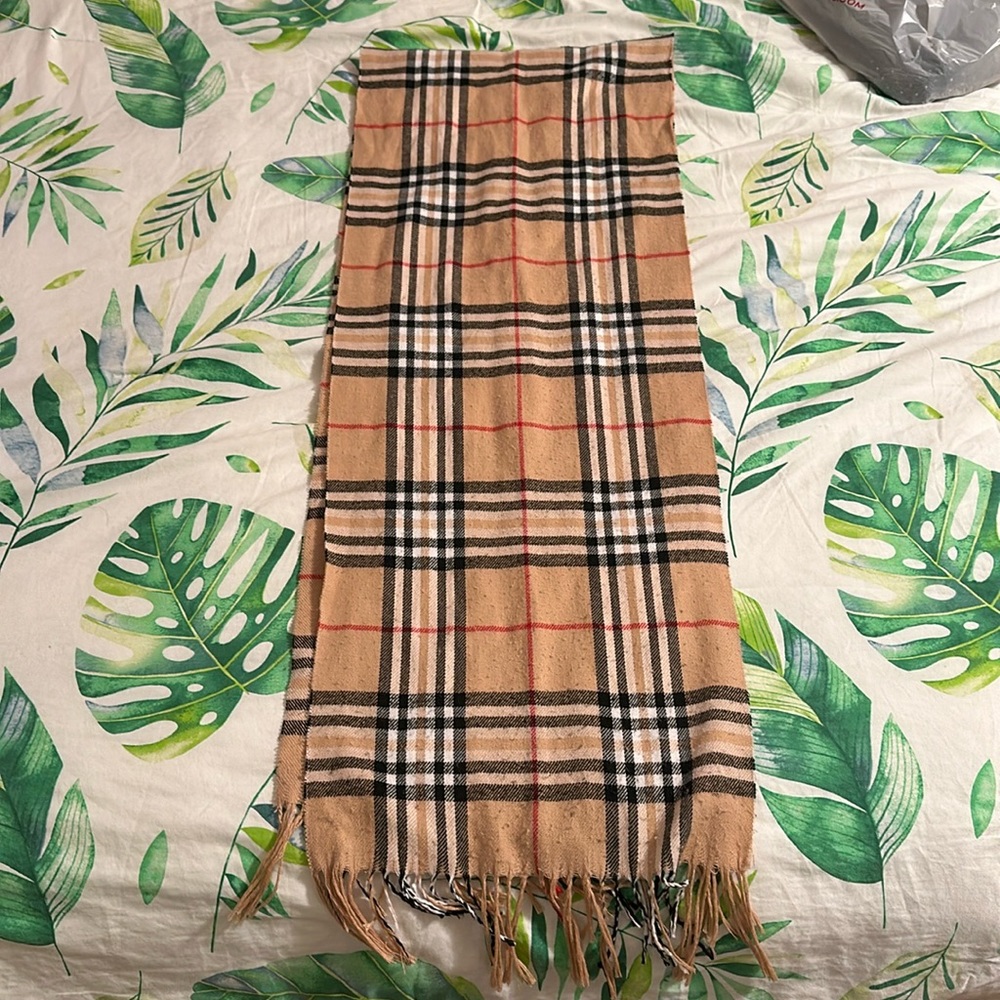 Classic Checkered Scarf